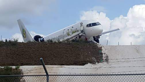 Fly Jamaica jet crash-lands