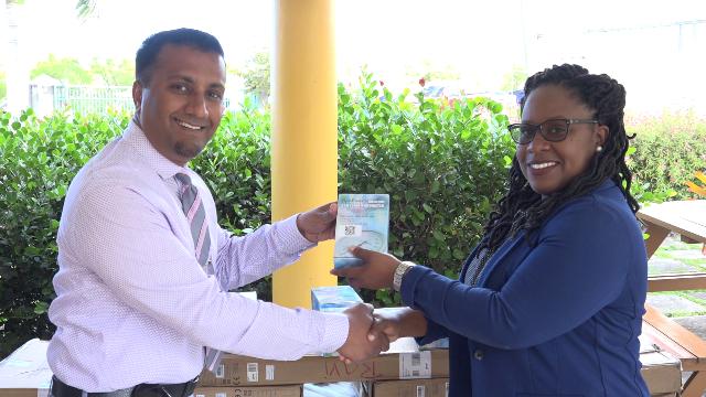 Corporate citizen on Nevis donates to Flamboyant Nursing Home residents