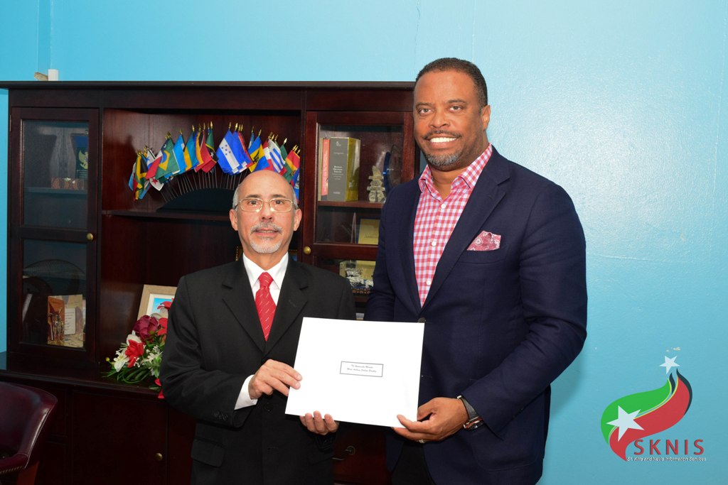 Venezuelan Chargé d’ Affaires Ad Hoc Presents Letter of Credence to St. Kitts-Nevis’ Minister of Foreign Affairs