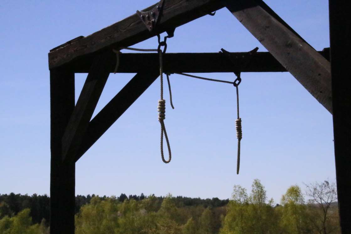 Sri Lanka picks two hangmen for first prisoner executions since 1970s