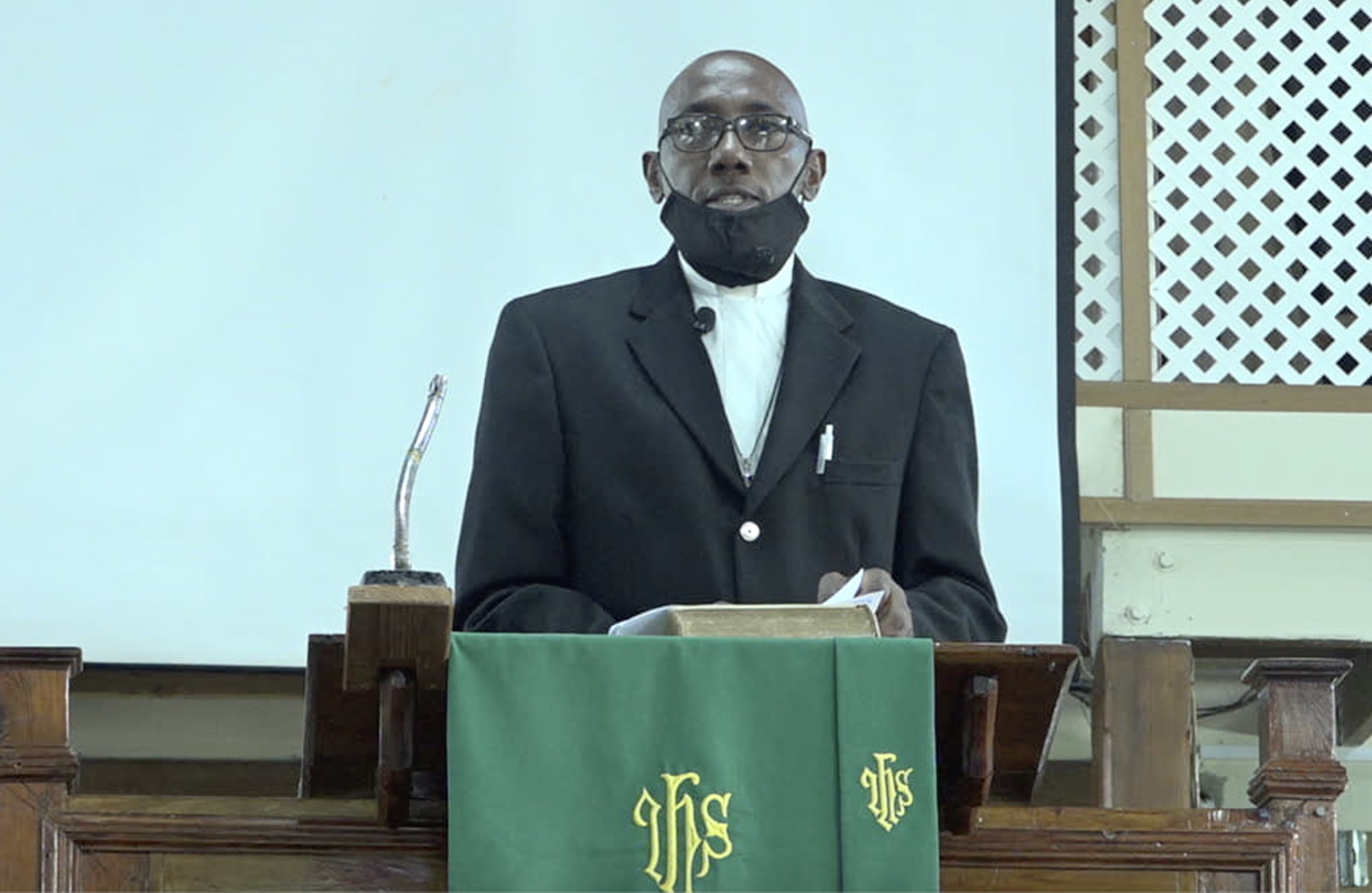 Rev. Samuel preaches unity and nation building at United in Christ Giving Thanks and Praise church service