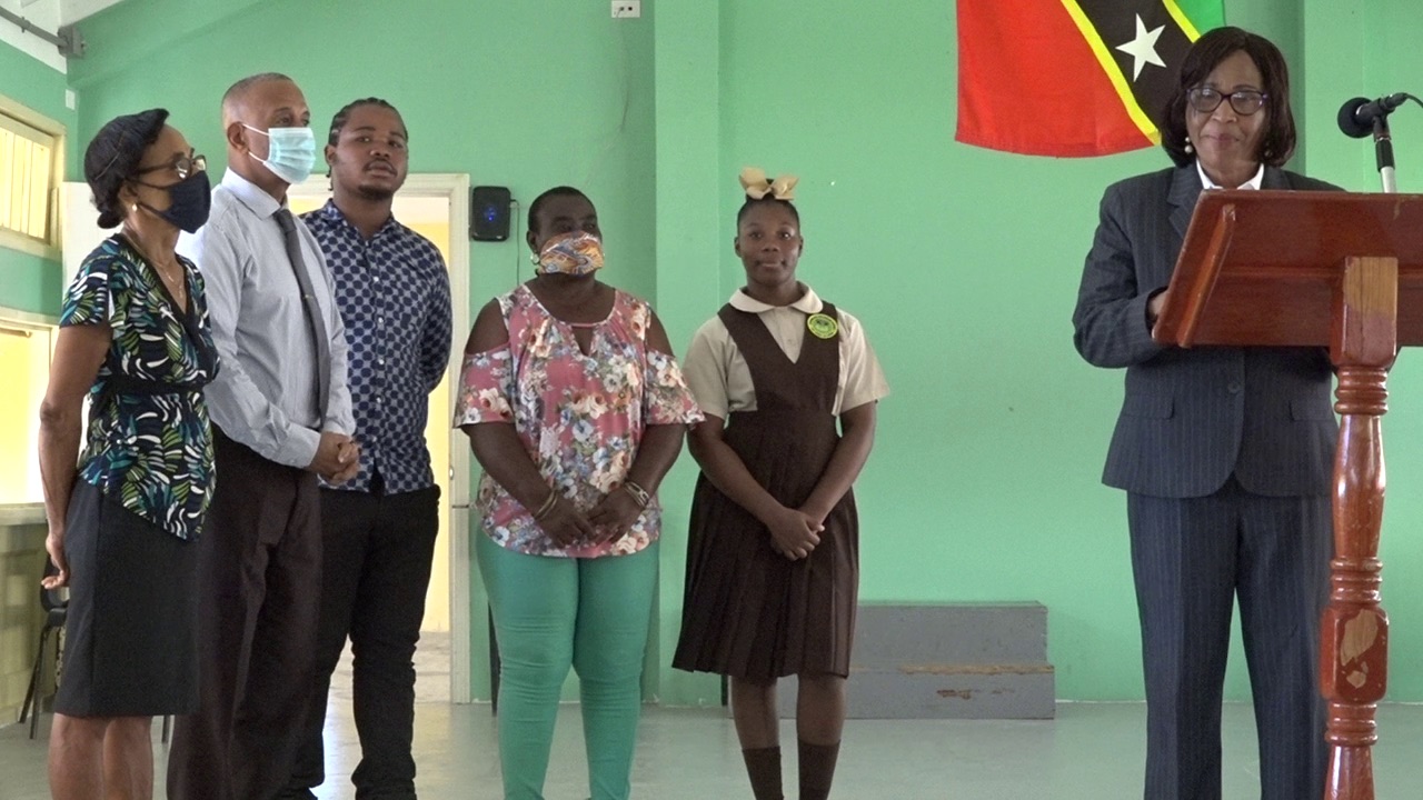 GSS student Ms. Nikelsia Kelly receives inaugural Pearletta Lanns Scholarship
