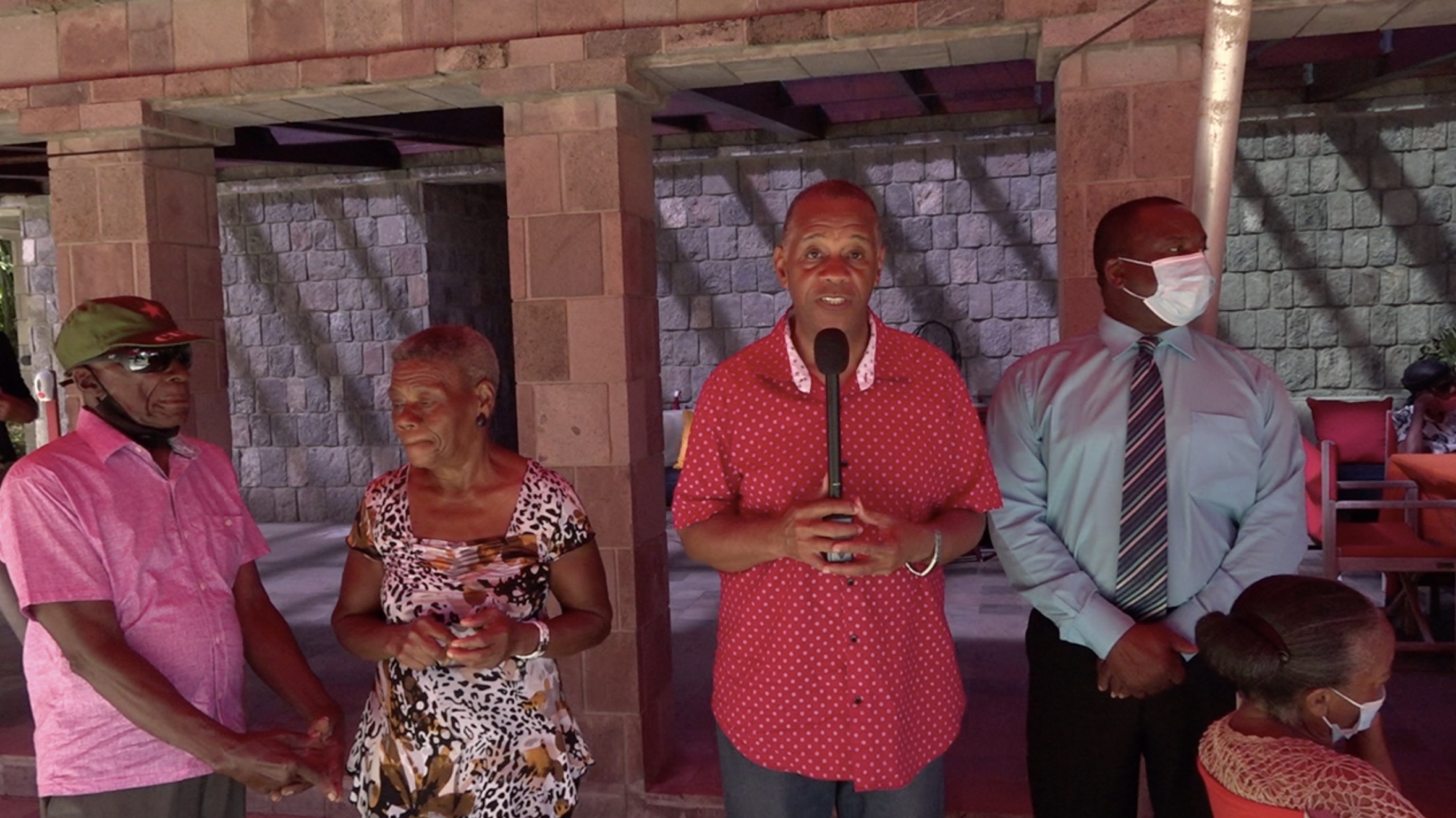 Empire Sports Club, Ministry of Social Development treat seniors to annual Christmas outing