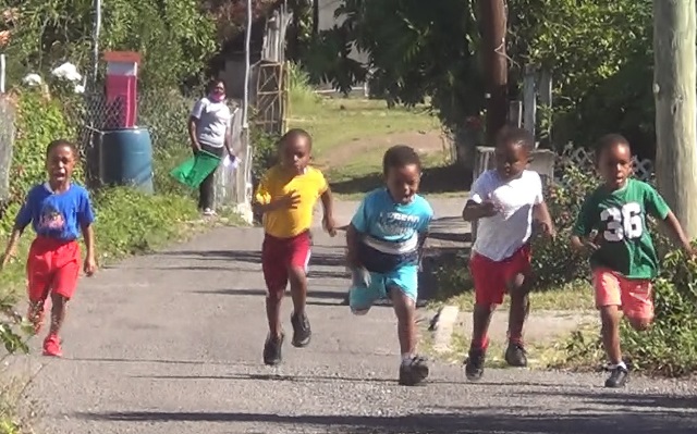 Athletics  : Vern ‘N’ Llew Hosts Road Runs