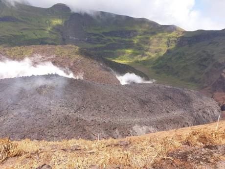 Vincentians told to remain ready for explosion despite reduced activity
