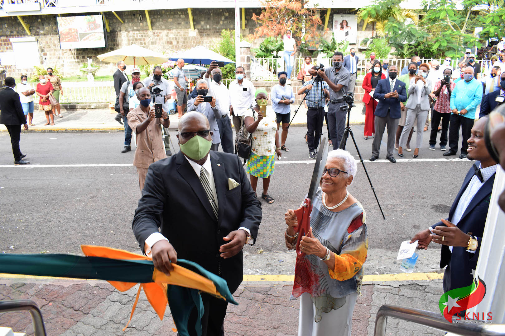 Prime Minister Harris Welcomes the Opening of The Bank Of Nevis Branch In St. Kitts As A Show Of Confidence In The Economy