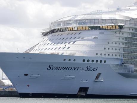 CDC sets rules for trial cruises with volunteer passengers