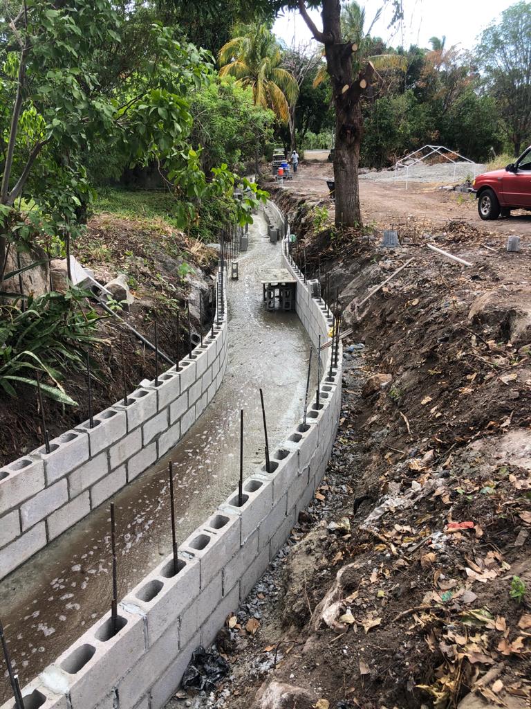 Public Works Dept. undertakes remedial drainage work on Craddock Road
