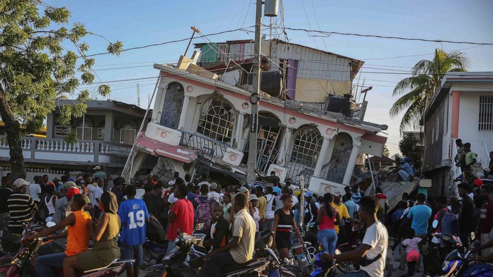 Haiti earthquake: Towns destroyed and hospitals overwhelmed, with hundreds killed and thousands injured