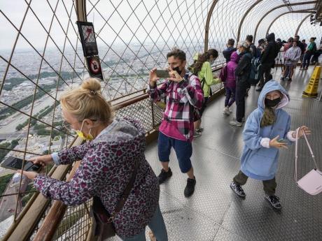 EU to recommend reinstating restrictions on US travellers