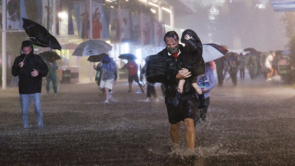 Storm Ida: New York declares state of emergency over ‘brutal flooding’