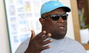 Athletics : Francis considering coaching international star