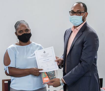 Reading Intervention Teachers Receive Certificate of Completion for UWI Course