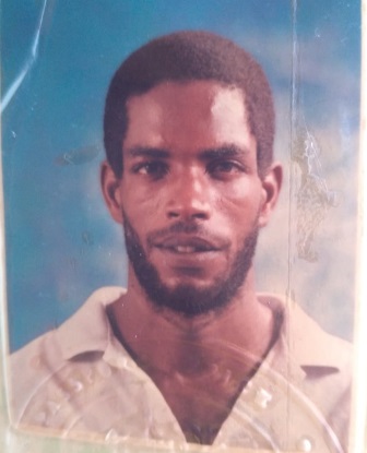 Football  : Leroy Ling-Tang Warner Passes