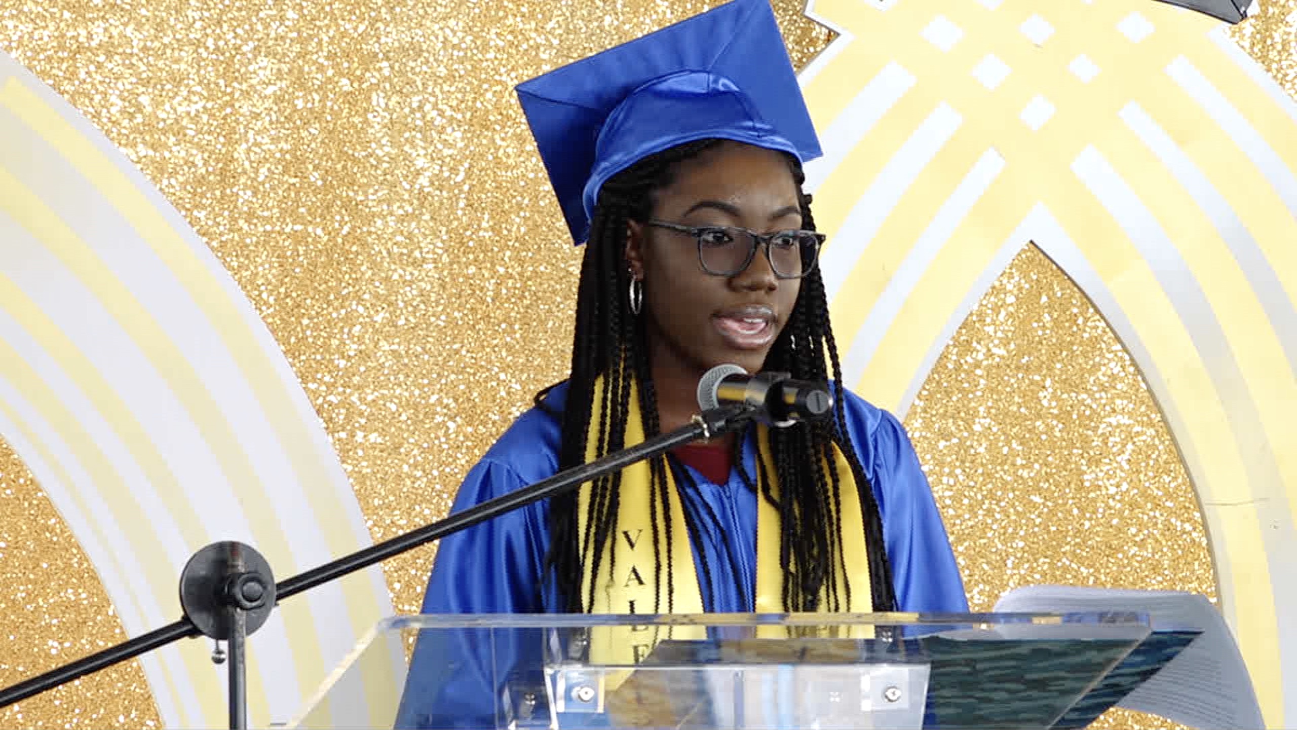 “You can count on us all” – 2021 CSS Graduating Class Valedictorian Jahkéla Barrett tells Nevis