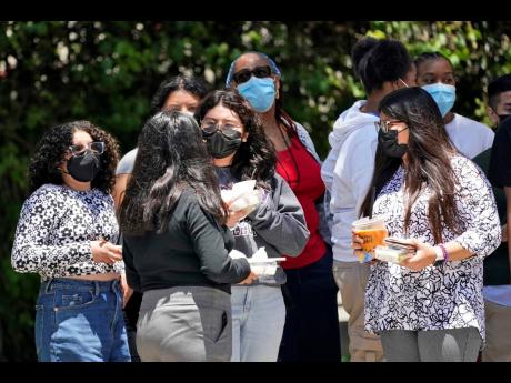 WHO: COVID-19 cases rise for the 5th week, deaths stable