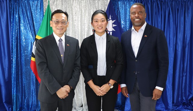 Premier Brantley lauds Nevisian students for passing a Mandarin proficiency test