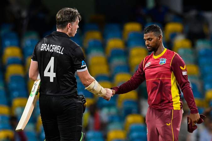 Mayers Ends with Superb Ton but Black Caps Have Final Say