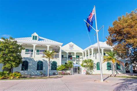 UK dispatches police, ship to fight gangs in Turks & Caicos Islands