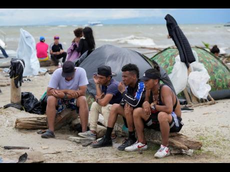 UN: 75% of six million migrants go unfed, unhoused