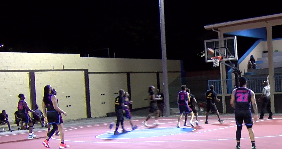 Basketball :  Youth And Sports Senior Team Spanks Junior Team