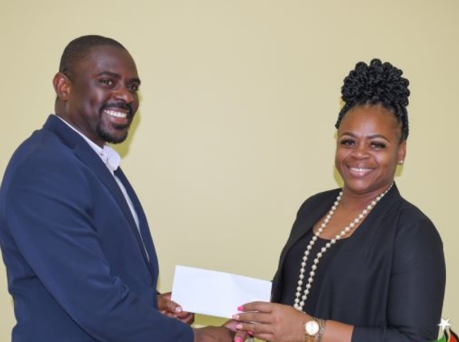 Ministry Of Sports Makes Financial Contribution to Jahzara Claxton