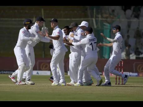 England recall Stuart Broad for Test series in New Zealand