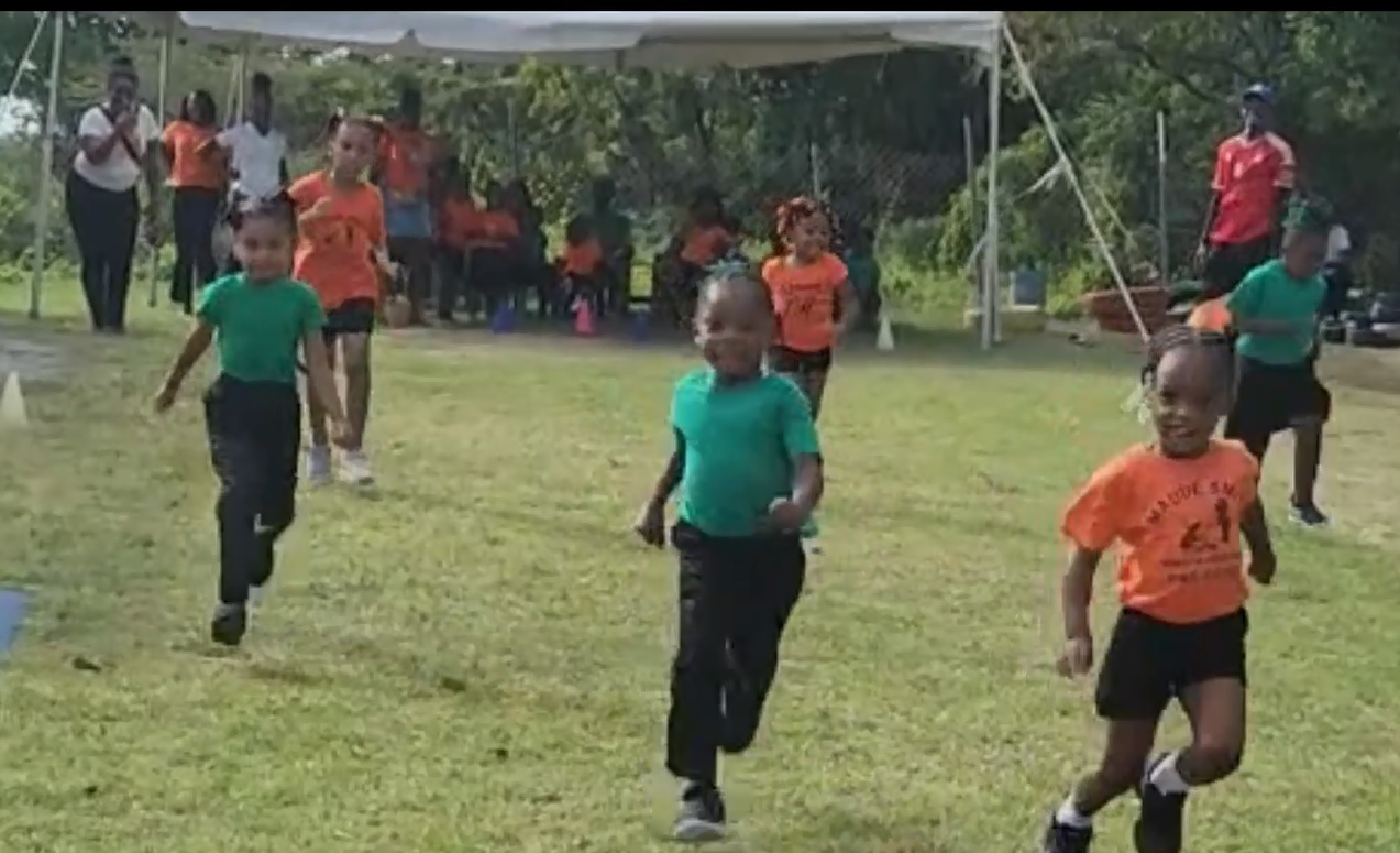 Athletics Orange House Edges Green House at Maude Smith Pre School-Sports