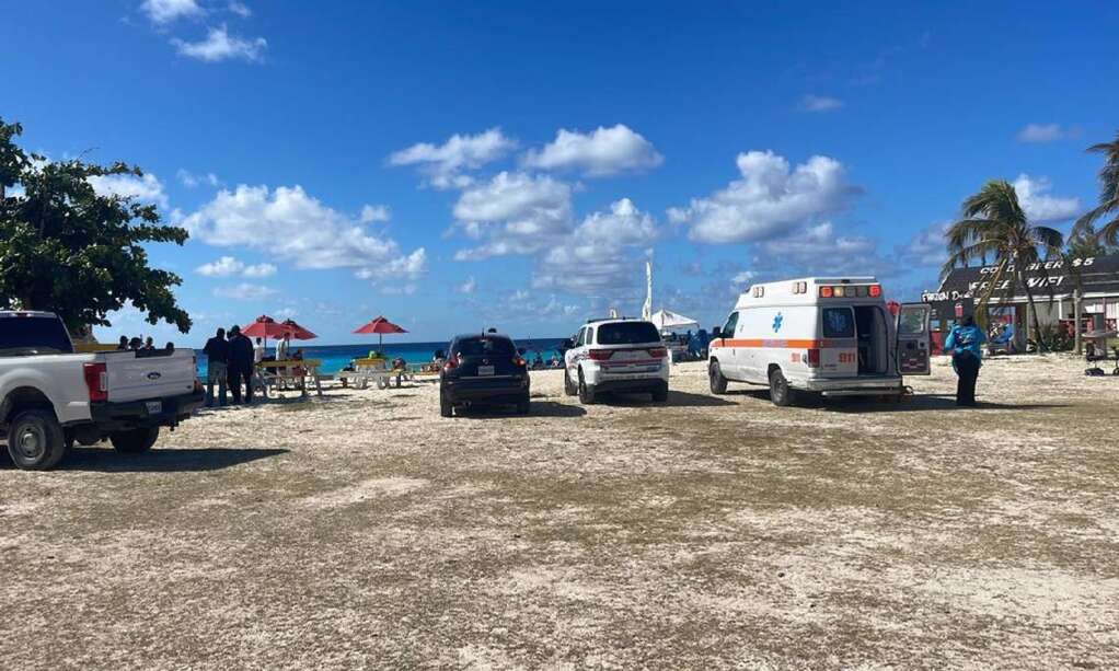 St Kitts flight crashes off the coast in Turks and Caicos