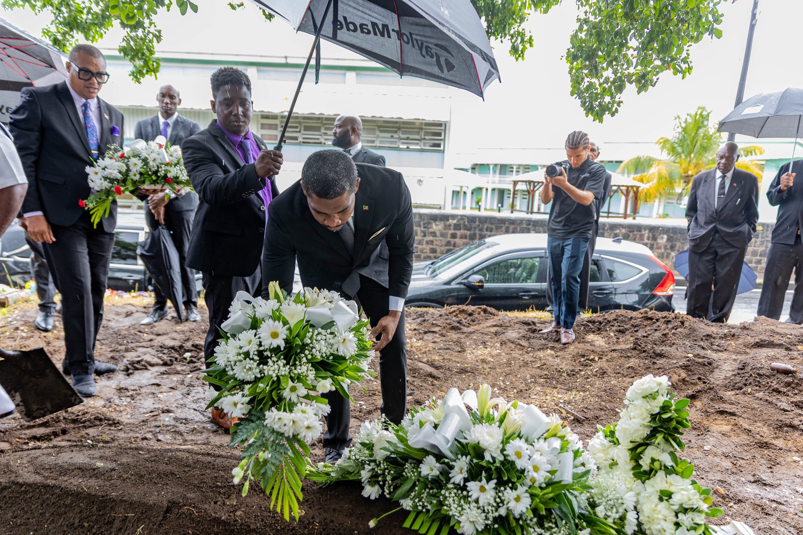 Prime Minister Drew and Minister of Foreign Affairs, Dr. Douglas Pay Tribute to the Late Randall Robinson