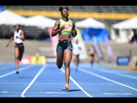 Easy for Jackson, Broadbell upsets Holloway