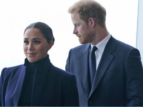 Prince Harry, Meghan Markle involved in car chase while being followed by photographers Tweet