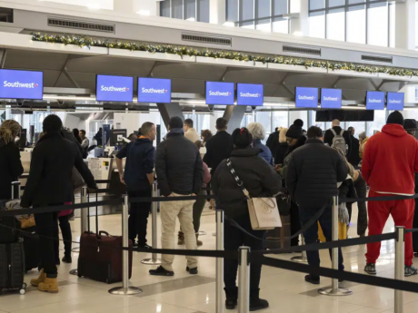US wants airlines to pay for hotels and meals when cancellations are their fault