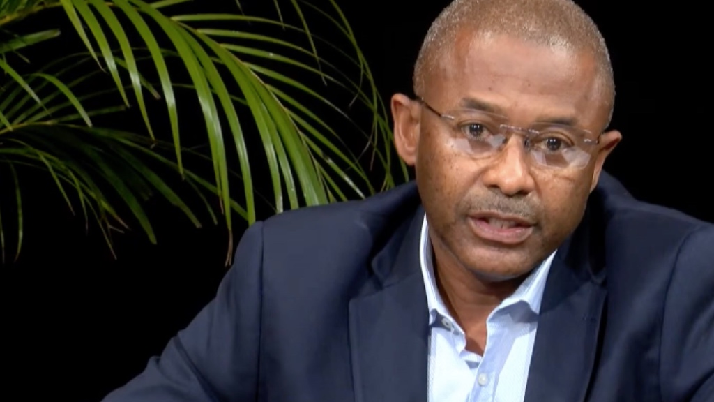 Barbados government temporarily reduces airport service charge