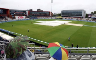 Cricket : Australia retains Ashes as rain ruins England’s hopes of victory in 4th test