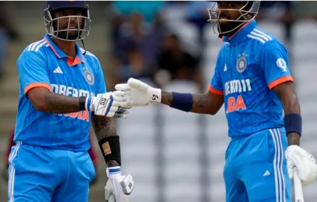 Cricket  : Dominant India Flex Batting Muscle to Seal Series