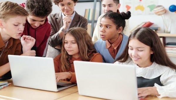 WB, IDB Invest in Digitalization in Latam and Caribbean Schools