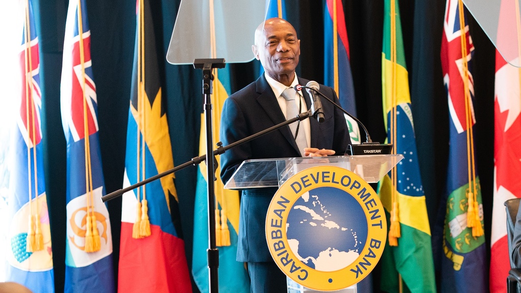 OECS Leaders Discuss “Administrative Leave” Issue of CDB President
