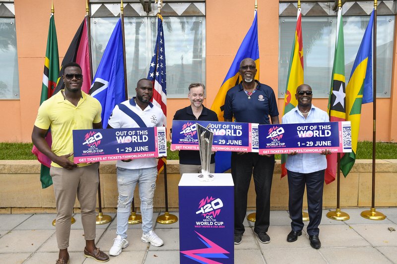 T20 World Cup Hero, Brathwaite Starts Trophy Tour with Superb Gesture – Offer Batting Tips to US Ambassador