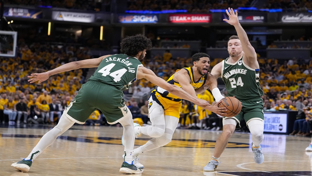 NBA: Pacers Take Series Lead Beating Bucks 121-118 in OT