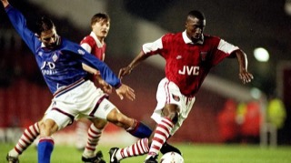 Ex-Arsenal and Everton Striker Campbell Dies Aged 54