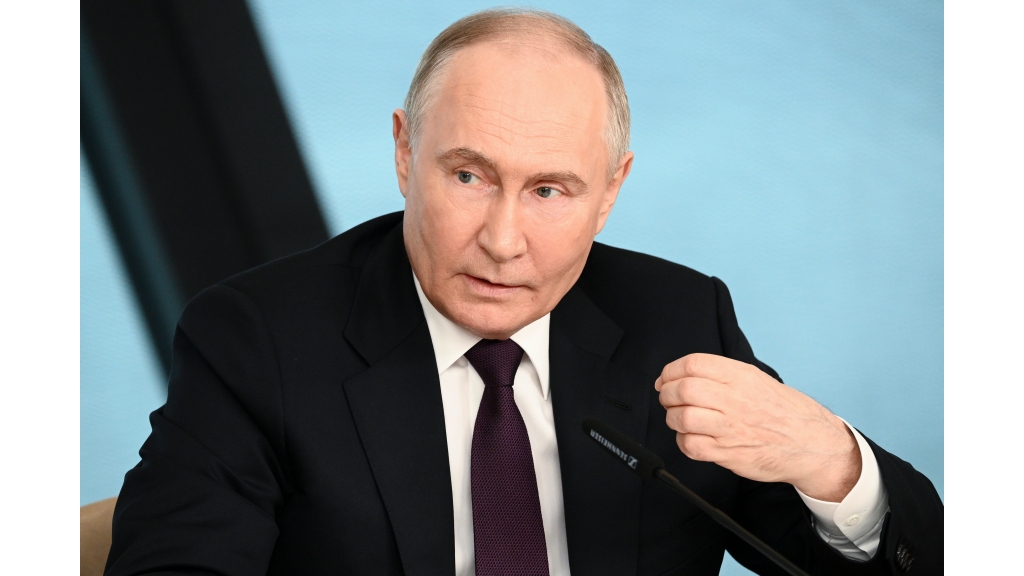 US Officials Say Russian Warships Headed to Caribbean for Drills