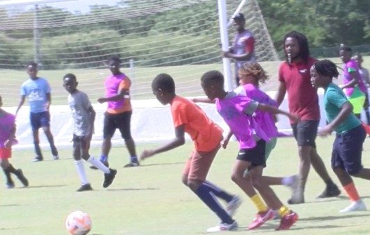 Football : Juniors Demonstrate Learnt Skills