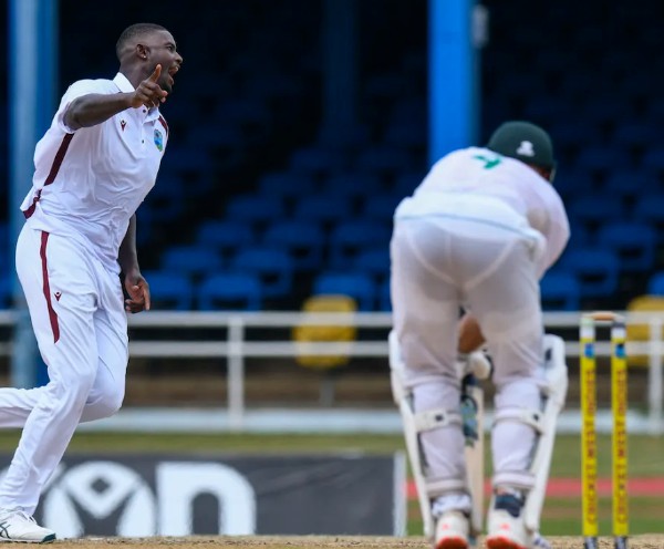 Cricket  : Rain Has the Final Say on Day One of the First Test