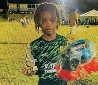 Football  : Rone Isles Ultimate Female Star