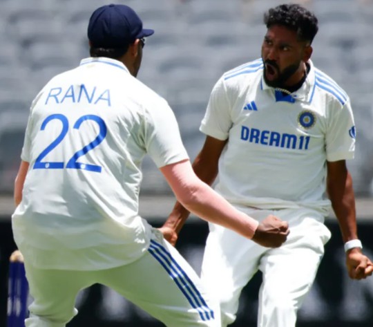 Cricket : India Dominates Australia in First Test