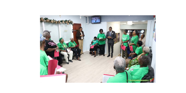 Seniors Spread Christmas Cheer at Government Headquarters