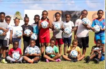 Football  : Peewee Football Clinic Held