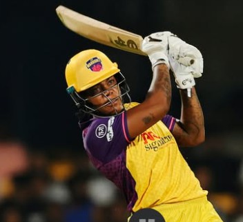 Cricket  : Chinelle Henry Stars