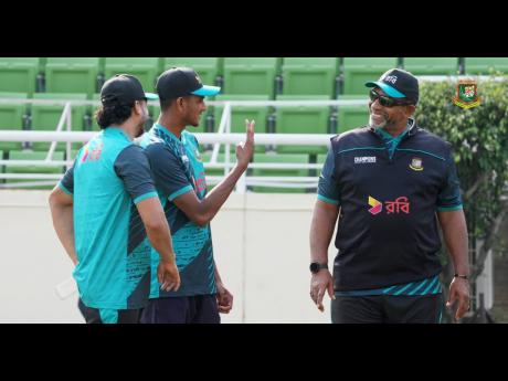Bangladesh Extend Simmons’ Contract to 2027